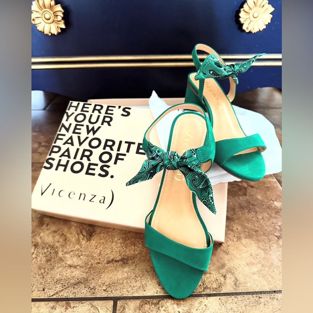 New in Box with dust bag Vicenza Kelly bandana bow heel shoes - Anthropologie - Picture 2 of 9